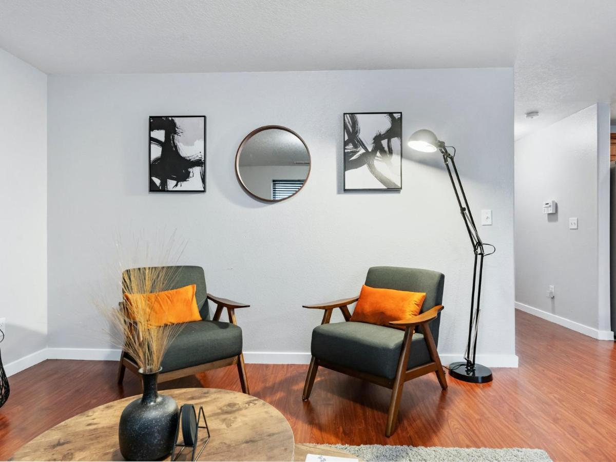 No Place Like Home Vancouver Exterior foto